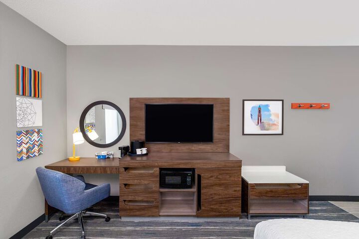 Room 21 of 38