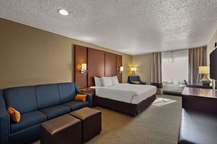 Room 65 of 77
