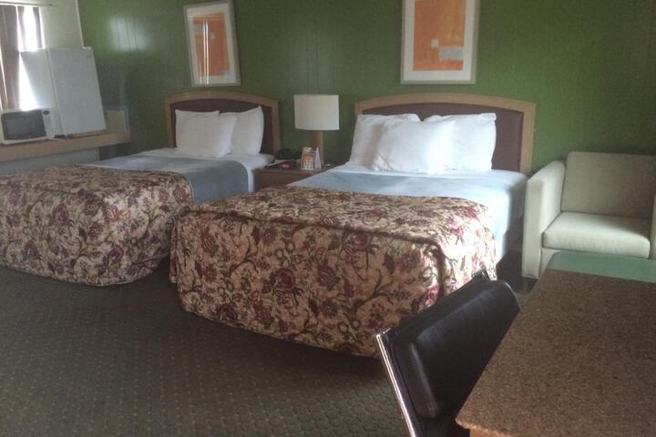 Room 17 of 37