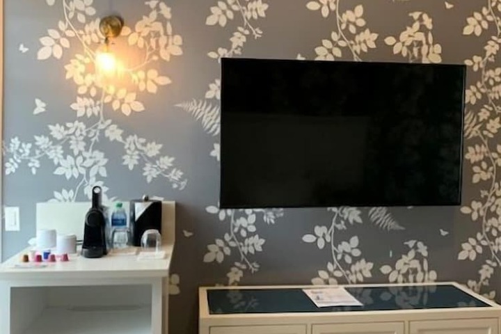 Room 19 of 68