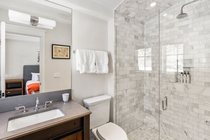 Element 52 Auberge Collection