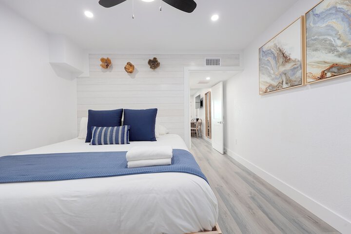 Siesta Key Beach Resort and Suites