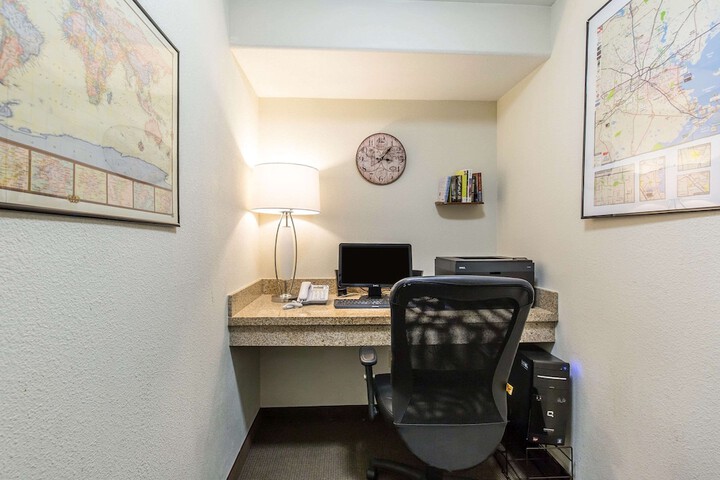 Business Center 35 of 35