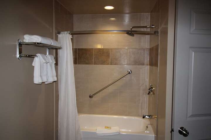Room 51 of 108