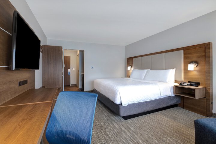 Holiday Inn Express & Suites Grand Rapids South - Wyoming by IHG