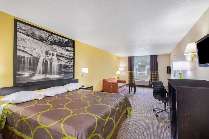 Room 9 of 24