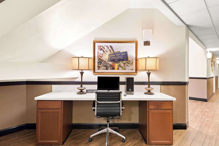Business Center 37 of 37