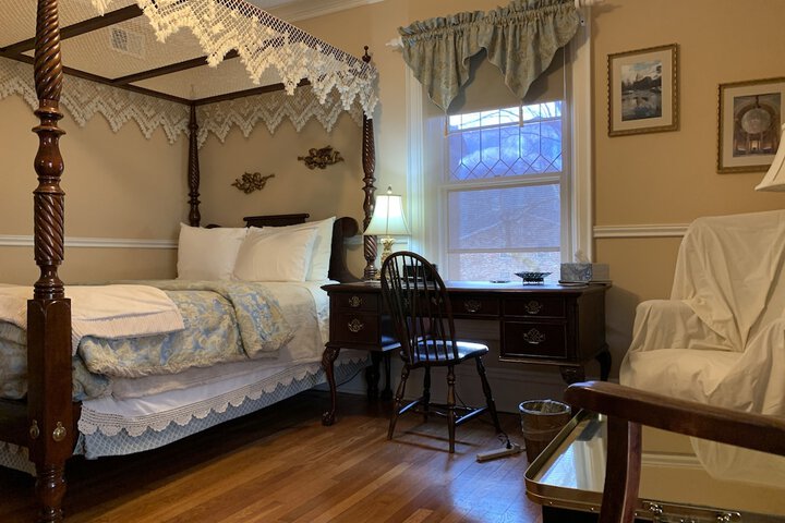 Room 37 of 71