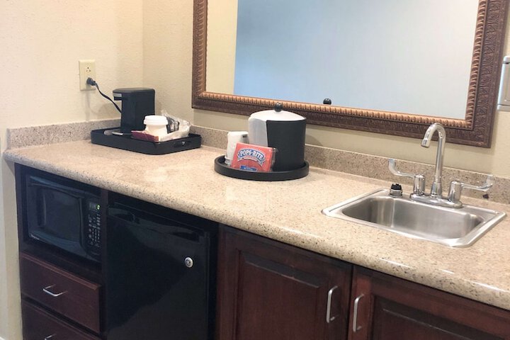 Hampton Inn & Suites Norfolk-Airport