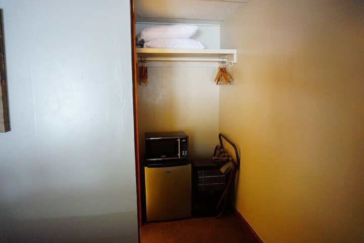 Room 35 of 48