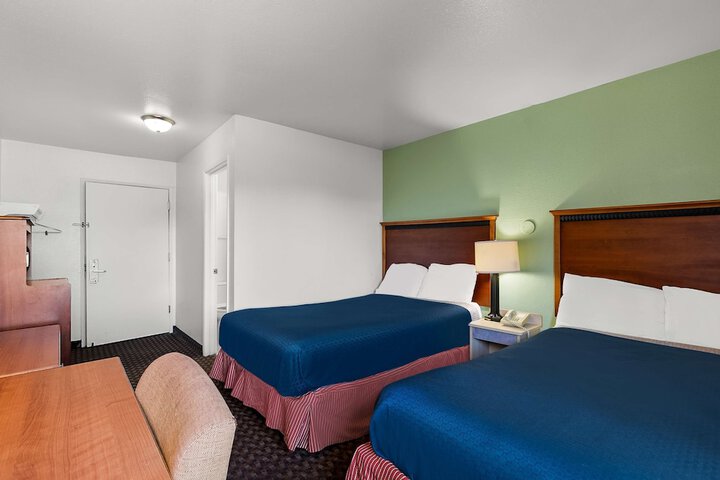 Room 25 of 41