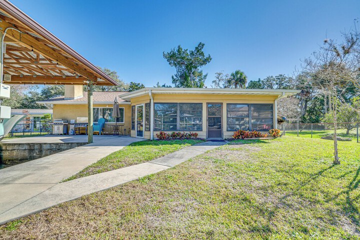 Riverfront Home With Private Dock Fire Pit!