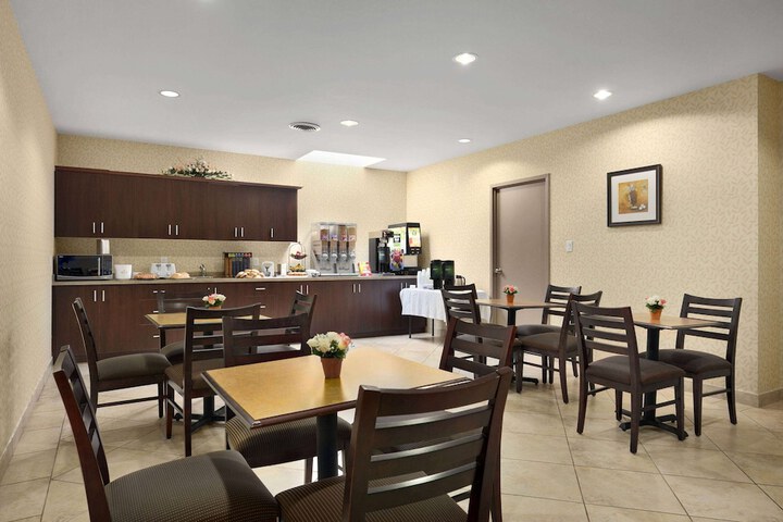 Days Inn by Wyndham Brampton