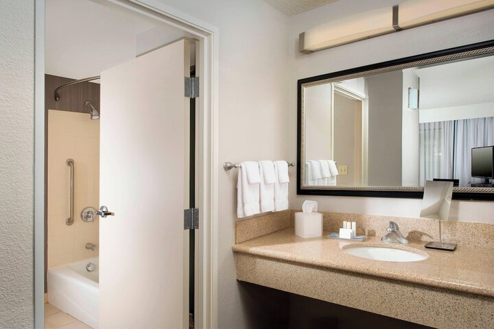 Room 21 of 30