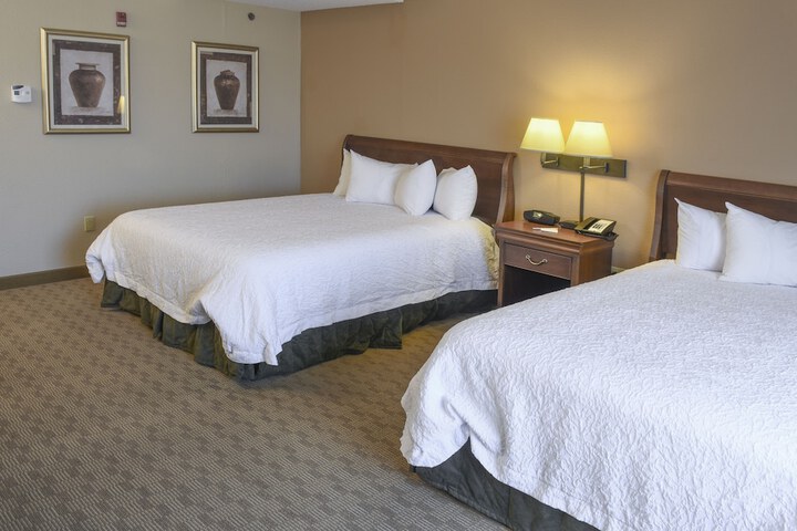 Hampton Inn & Suites Youngstown-Canfield