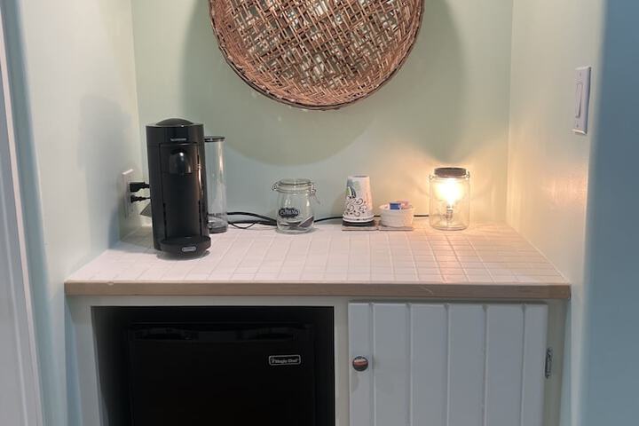 Room 16 of 142