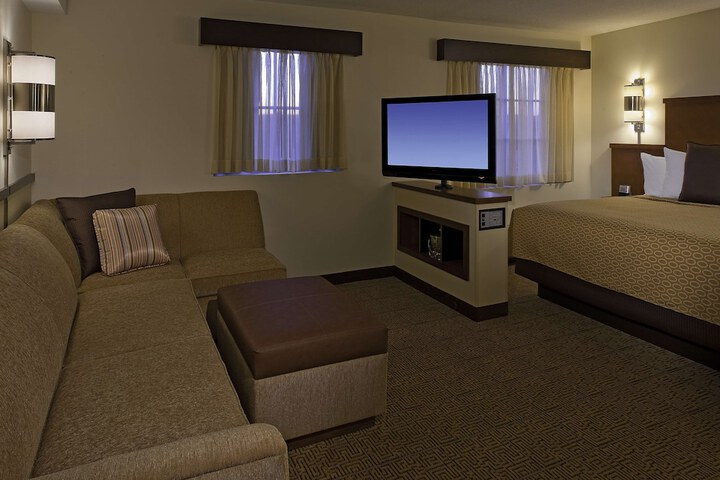 Room 13 of 34
