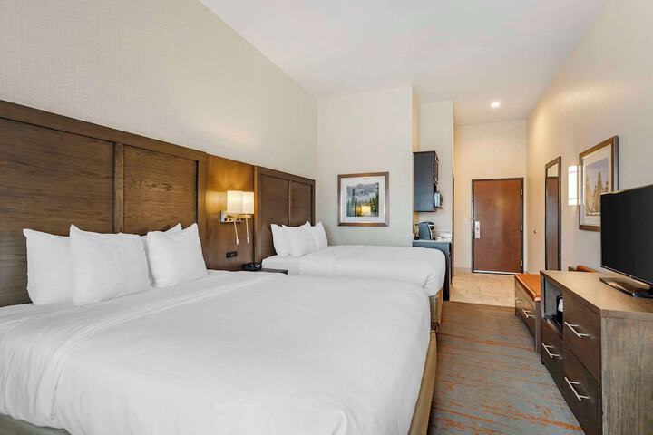 Comfort Inn & Suites Brighton Denver NE Medical Center