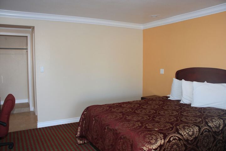 Room 72 of 107