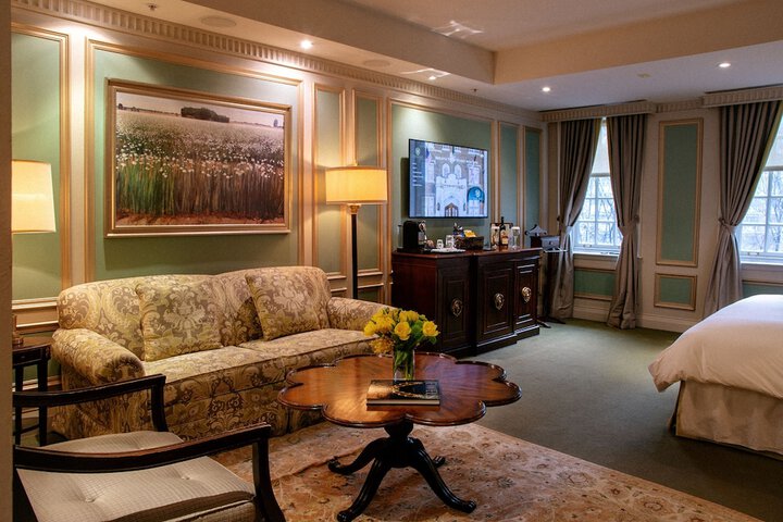 Room 8 of 61