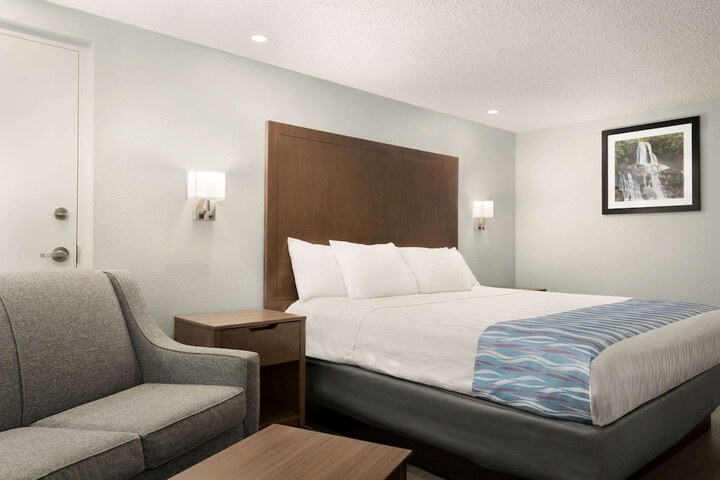 Room 27 of 46