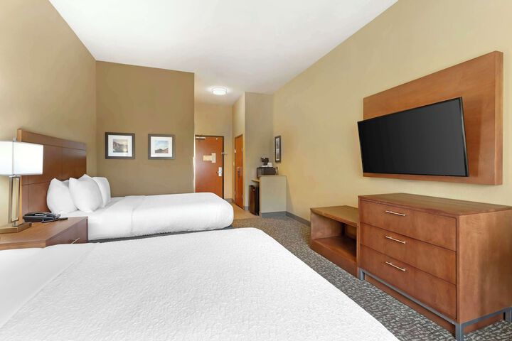Room 27 of 46