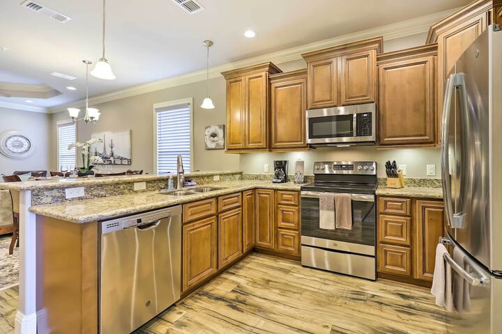 Diamondhead Condo - Marina Pool Access & Golfing!