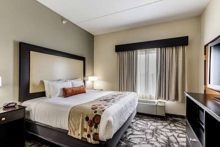Holiday Inn Express & Suites Cedar Falls - Waterloo by IHG