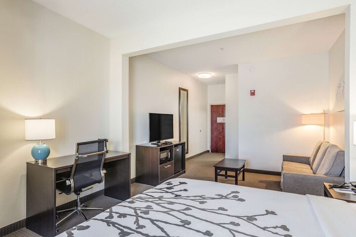 Room 12 of 28