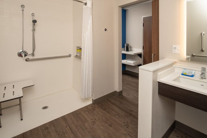 Room 20 of 39