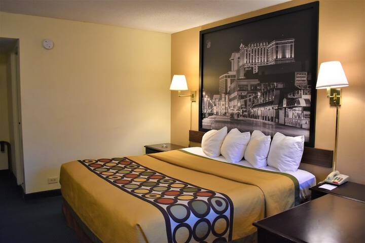 Room 10 of 22