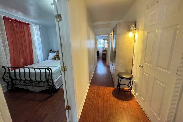 Huge 3 Bedrooms Apt 15 Minutes to NY City