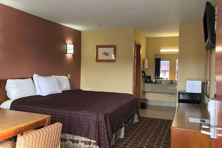 Room 6 of 22