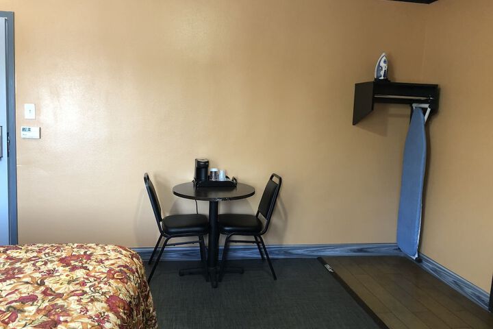 Room 13 of 19