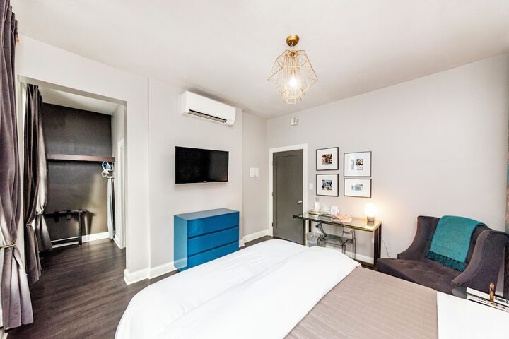 Room 28 of 103