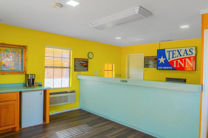 EXECUTIVE INN AND SUITES