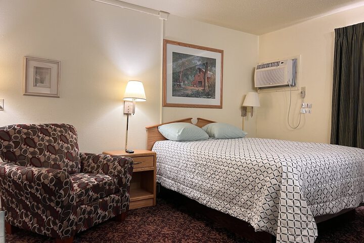 Room 25 of 39