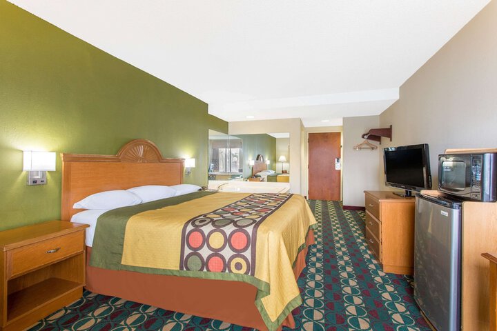 Room 12 of 15