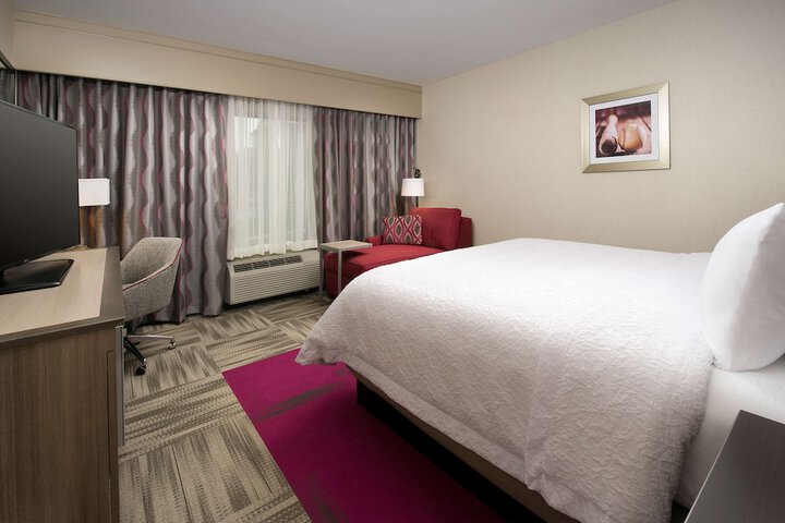 Hampton Inn Louisville East / Hurstbourne