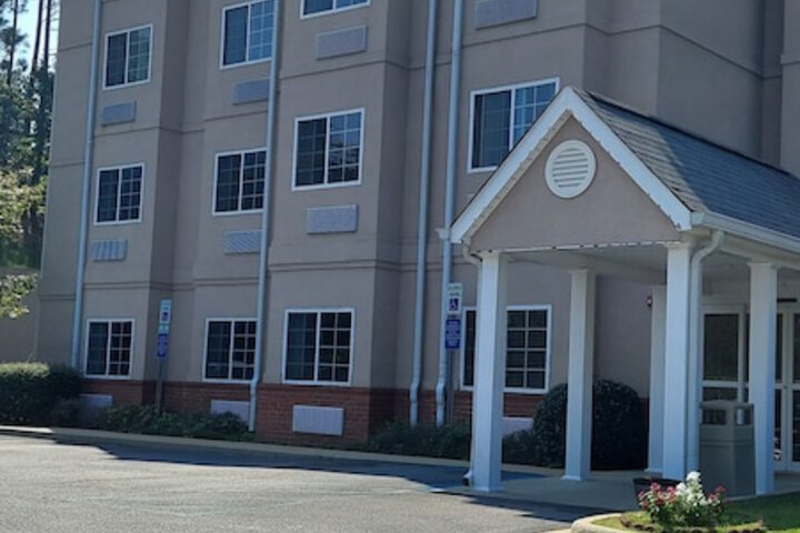 Hotel 4 of 65