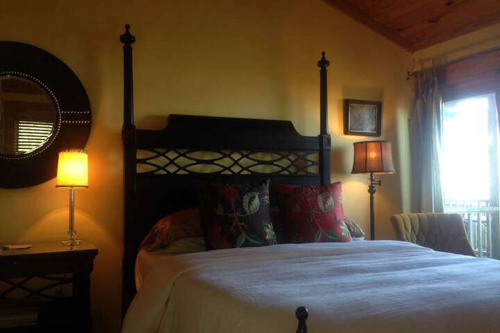 Cypress Moon Inn