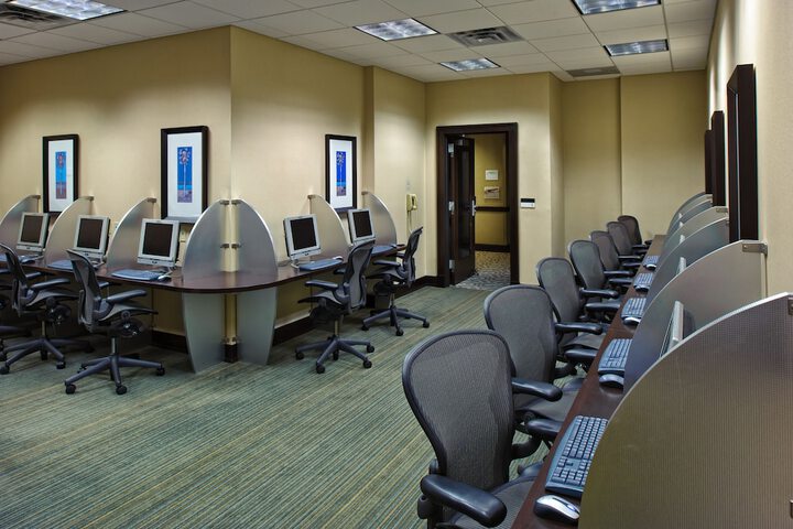 Business Center 62 of 67