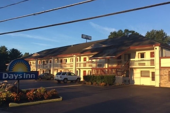 Days Inn by Wyndham Queensbury / Lake George