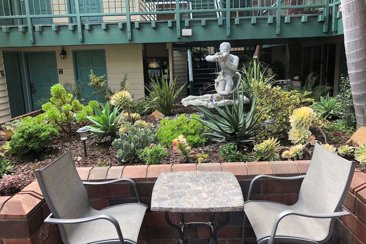 Hotel 4 of 29