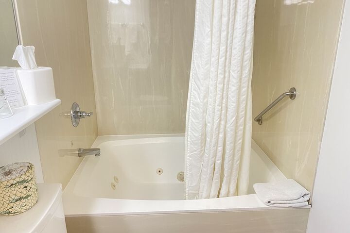 Room 55 of 103