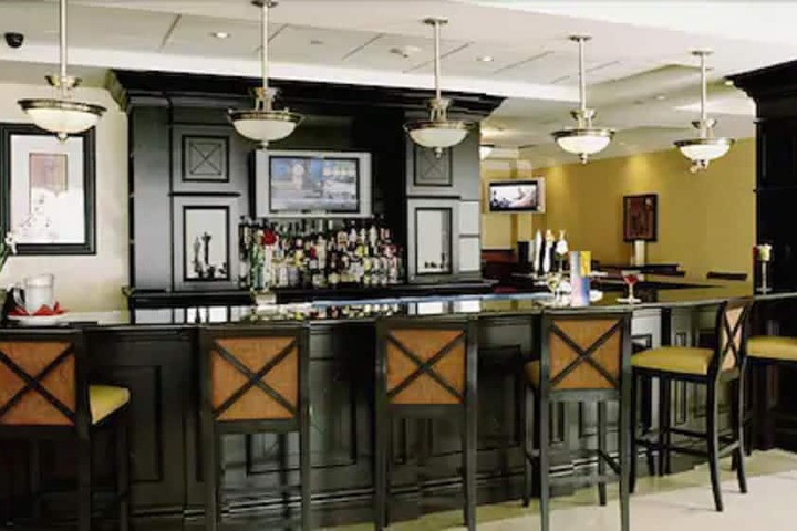 Lounge 42 of 48