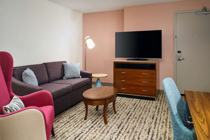 Room 27 of 42