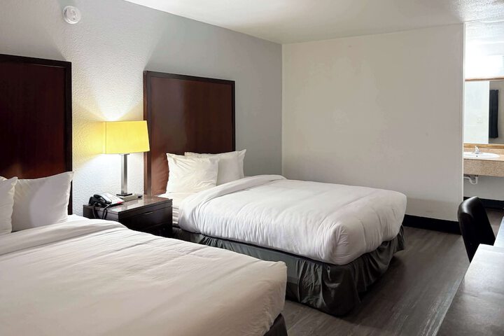 Room 2 of 5
