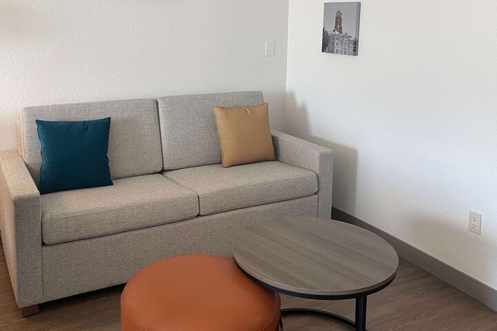 Room 14 of 38