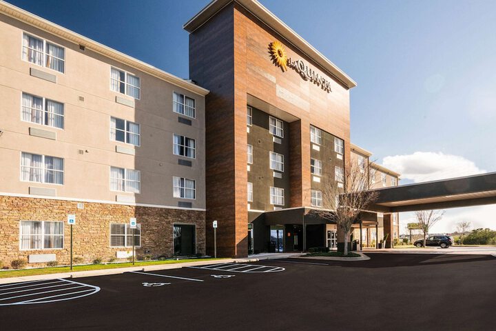 Hotel 2 of 67